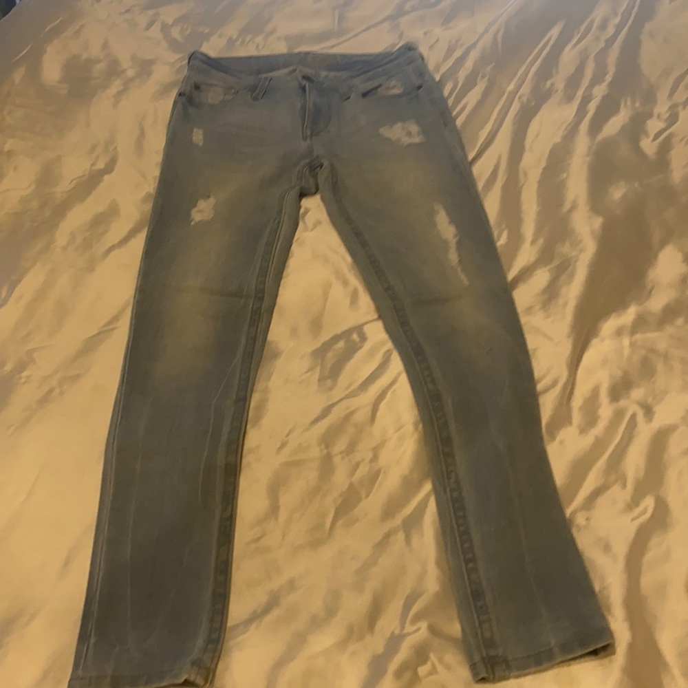 DL’s! Best Jeans! Light jean, ripped style